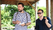 Aistis Mickevičius su bičiuliu
