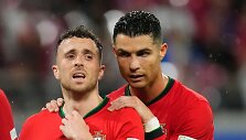 Diogo Jota ir Cristiano Ronaldo