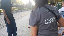 Jaunimo darbuotojai gatvėje