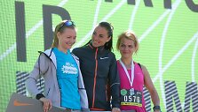 Pusmaratonio nugalėtojos: Rasa Drazdauskaitė (vidur.), Vaida Žūsinaitė (kair.) ir Loreta Bliujienė.