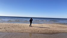 Baltijos jūros vandens lygis dėl vadinamosios nuopūtos nukrito, Atsivėrė salos ir ežerėliai. 