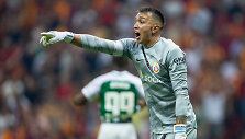Atskirų turkų žurnalistų liaupsių sulaukė nuo M.Oyewusi komandą gelbėjęs Fernando Muslera