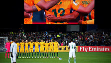 Australijos futbolininkai per tylos minutę