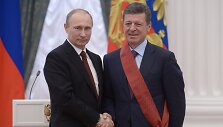 V.Putinas sveikina D,Kozaką.