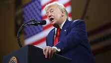 Donaldas Trumpas / KEVIN DIETSCH / Getty Images via AFP