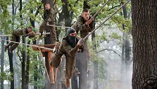 Ukrainos ultranacionalistų savanorių pulko &bdquo;Azov&ldquo; karių rungtynės