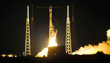 SpaceX &bdquo;Falcon 9&ldquo; raketos startas 