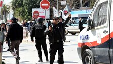 Tuniso policija prie Bardo muziejaus