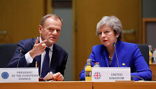 Donaldas Tuskas ir Theresa May