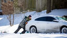 JAV užėjus rekordiniams &scaron;alčiams, žuvo žmonių, milijonai neturi elektros