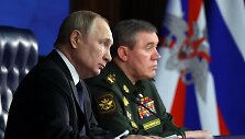 Rusijos lyderis Vladimiras Putinas ir naujas Rusijos ginkluotųjų pajėgų vadas Valerijus Gerasimovas