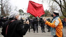 Protestas prie Rusijos ambasados Prahoje