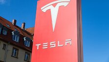 &bdquo;Tesla&ldquo; stendas Vokietijoje. 123rf nuotrauka.