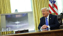 Donaldas Trumpas pristatė naująjį naikintuvą F-47