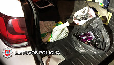 Pareigūnai sulaikė tris prostitucijos organizavimu įtariamus asmenis.