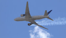 &bdquo;Boeing 777-200&ldquo; variklio gedimas