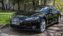 Vilniečio Tomo &bdquo;Tesla Model S&ldquo;