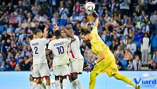PSG &scaron;venčia Randalo Kolo Muani įvartį.
