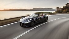 Atnaujintas &bdquo;Maserati GranCabrio&ldquo;