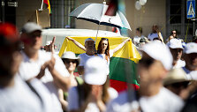 &Scaron;eimos gynimo mar&scaron;o dalyvių protestas prie Prezidentūros