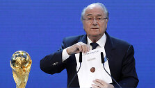 Seppas Blatteris skelbia, kad 2018 m. čempionatą organizuos Rusija