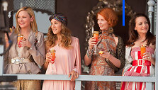 Kim Cattrall, Sarah Jessica Parker, Cynthia Nixon ir Kristin Davis filme &bdquo;Seksas ir miestas 2&ldquo;