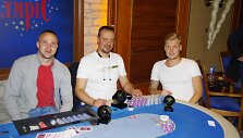 Sigitas Raila (centre), Donatas Grabarčiukas (de&scaron;inėje) ir Edgaras Pipinė / pokernews.lt nuotr.