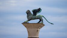 Venecijos liūto skulptūra &scaron;v.Morkaus aik&scaron;tėje
