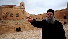 Krik&scaron;čionių asirų dvasininkas pietryčių Turkijos mieste Mardine