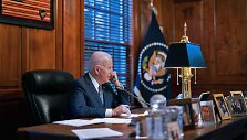 Joe Bidenas kalbasi telefonus su Vladimiru Putinu