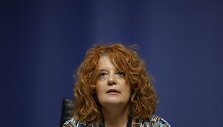 Laure Beccuau / IAN LANGSDON / AFP