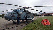 Karinių oro pajėgų sraigtasparnis Mi-8 su gaisrų gesinimo įranga