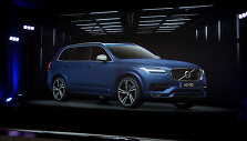 &bdquo;Volvo&ldquo; stendas Paryžiaus automobilių parodoje