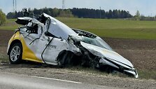 &bdquo;Toyota&ldquo; ir sunkvežimio avarija Varėnos rajone