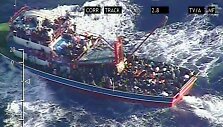 Kipro kariuomenės sraigtasparnio darytoje nuotraukoje matomi pabėgėliai