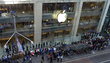 &bdquo;Apple&ldquo; pradėjo prekybą i&scaron;maniaisiais telefonais &bdquo;iPhone 6&ldquo; ir &bdquo;iPhone 6 Plus&ldquo;