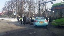 Kaune į avariją pakliuvo taksi automobilis