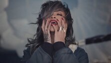 Rihanna vaizdo klipe &bdquo;American Oxygen&ldquo;