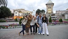 Evelina Anusauskaitė, Andrius Butkus, Deividas Me&scaron;kauskas ir Jurga Anusauskienė Vitebske