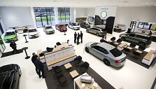 Naujasis &bdquo;&Scaron;koda&ldquo; automobilių pardavimo salonas