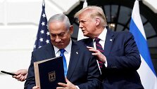 Benjaminas Netanyahu ir Donaldas Trumpas /  REUTERS