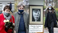Zita Kelmickaitė, Gediminas Storpir&scaron;tis, Fausto Latėno laidotuvių akimirka, Elžbieta Latėnaitė