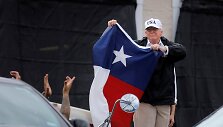 D. Trumpas apsilankė uragano &bdquo;Harvey&ldquo; nuniokotame Teksase