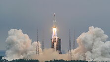 Kinijos sunkioji ne&scaron;ančioji raketa &bdquo;Long March 5B&ldquo;