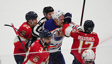 &bdquo;Panthers&ldquo; ir &bdquo;Oilers&ldquo; mu&scaron;tynės