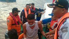 Indonezijoje i&scaron;gelbėti nuskendusio kelto keleiviai
