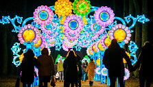 &Scaron;viečiančių &scaron;ilko žibintų festivalis Pakruojo dvare
