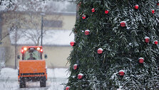 Visoje Lietuvoje gausiai sninga