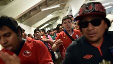 Čilės futbolo sirgalių įsiveržimas