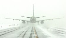 Lėktuvas apsnigtame Čikagos OHare tarptautiniame oro uoste